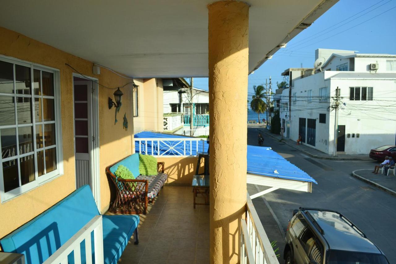 Hostel Stingray ซานอันเดรส ภายนอก รูปภาพ