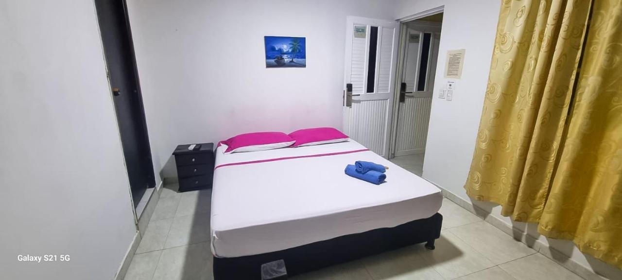Hostel Stingray ซานอันเดรส ภายนอก รูปภาพ