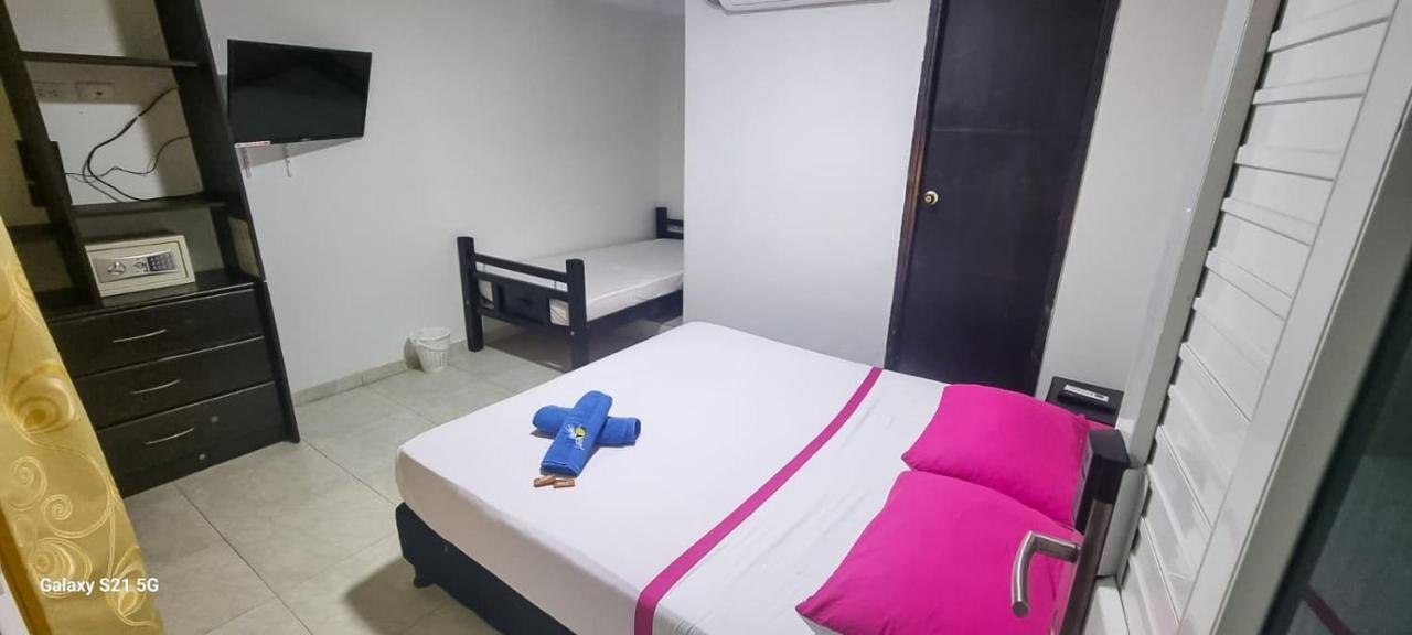 Hostel Stingray ซานอันเดรส ภายนอก รูปภาพ