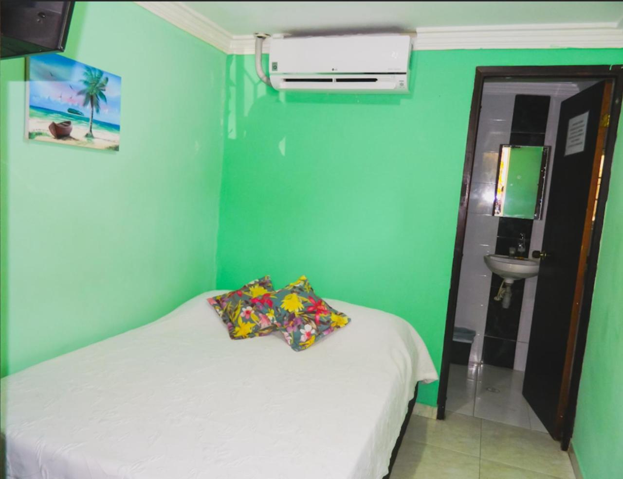Hostel Stingray ซานอันเดรส ภายนอก รูปภาพ