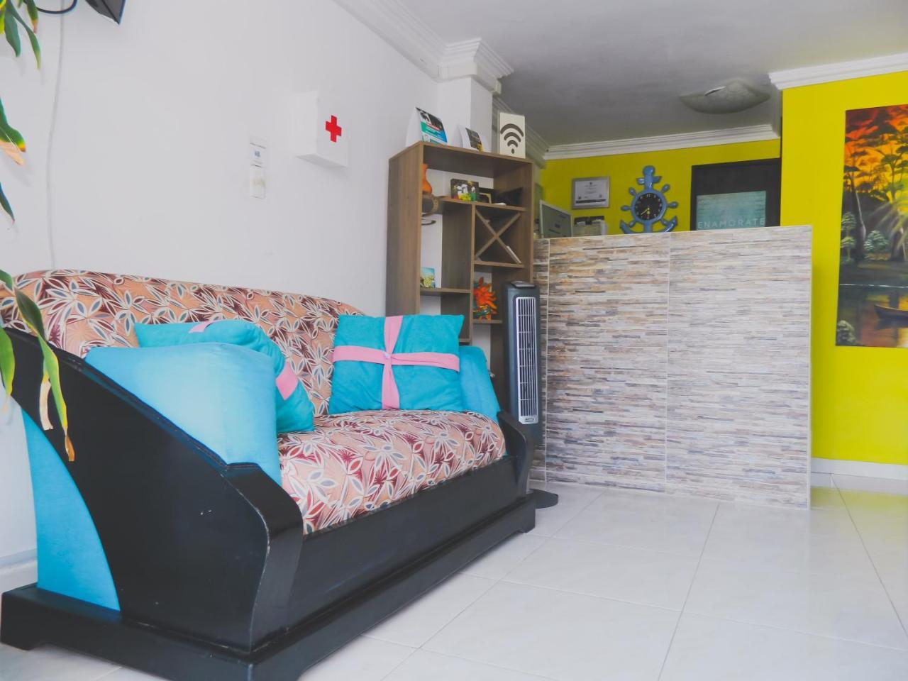Hostel Stingray ซานอันเดรส ภายนอก รูปภาพ